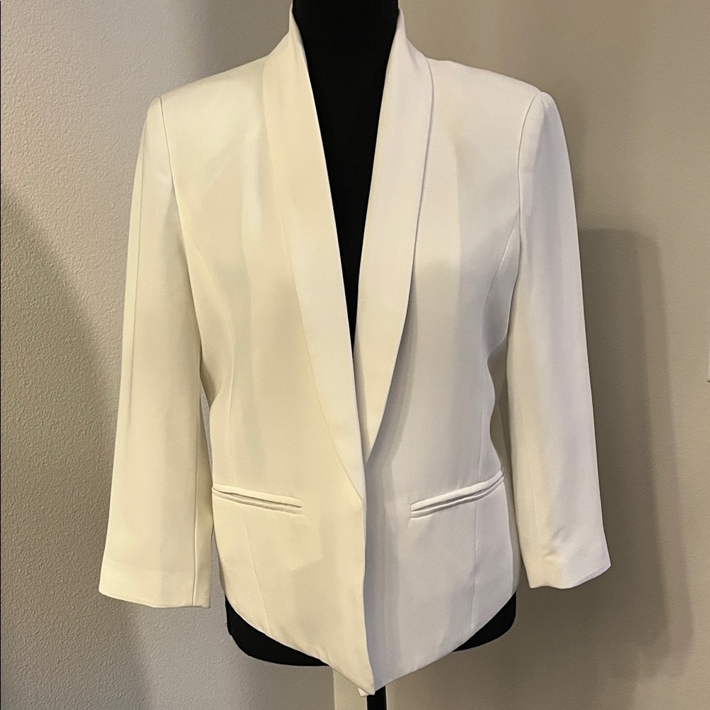 Mural Classic White 3/4 sleeve Women's Blazer
